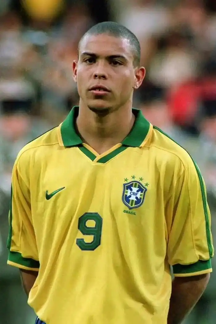 期待着他在 期待着他在