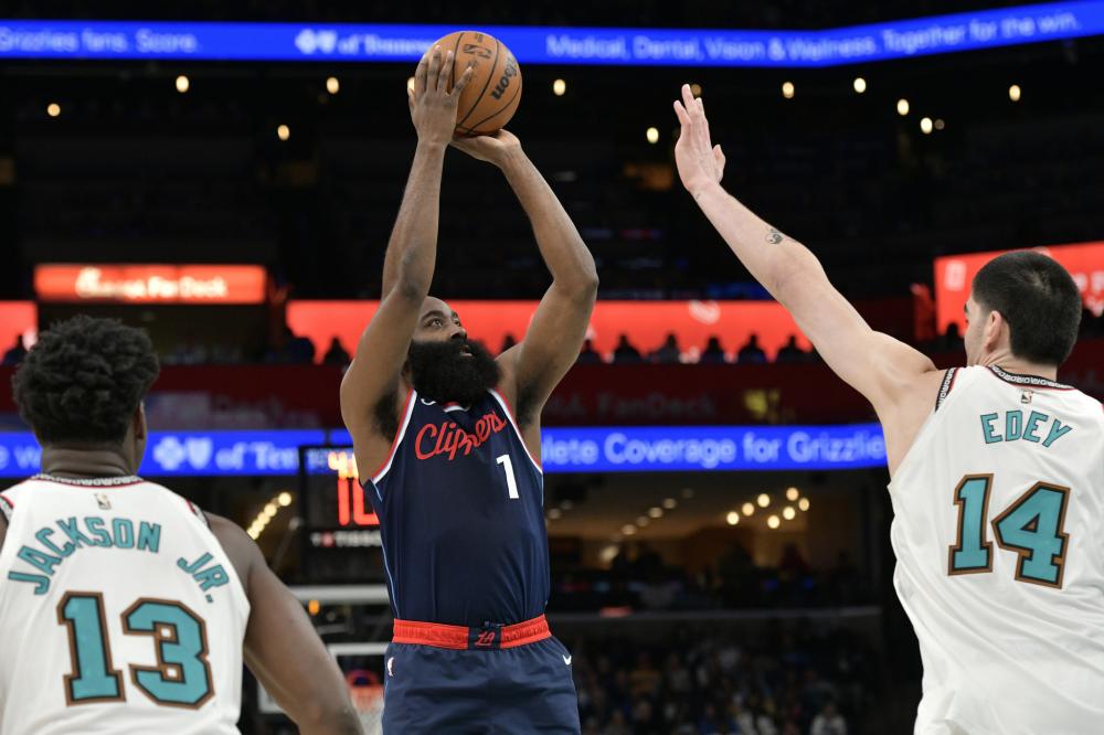 战胜巴林后，东京新宿站南口广告换上日本主帅森保一的感谢语.